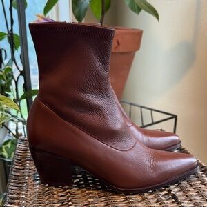 Vince Hayek stretch leather block heel brown‎ booties women’s size 6.5